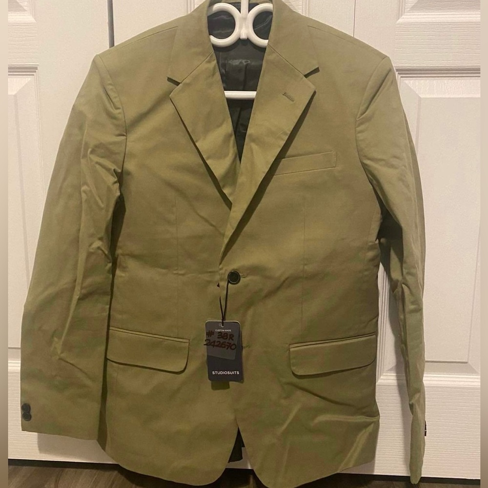 Men 42R Studio Suits blazer. Chino green, true to size, never worn.